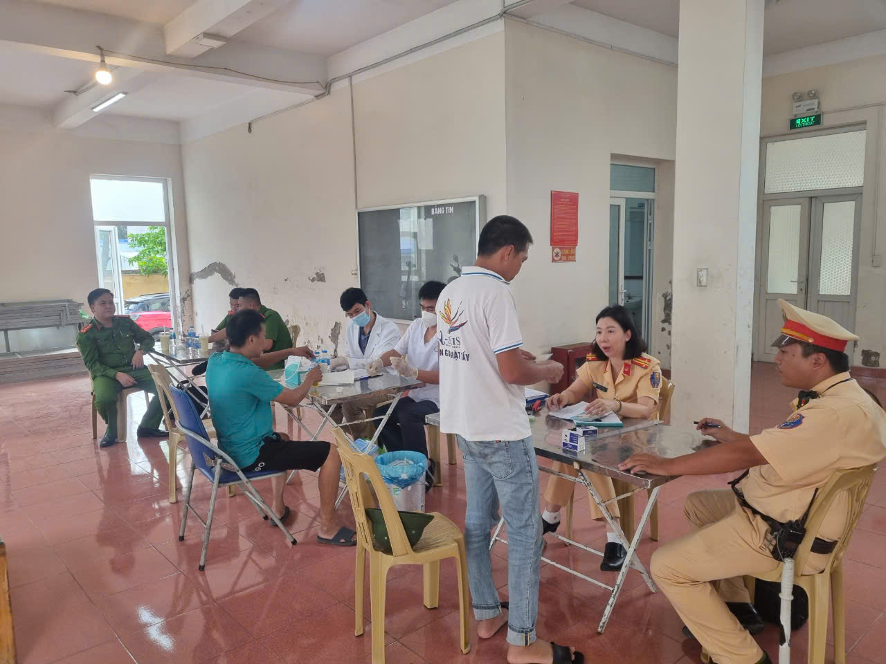 Trạm Cảnh sát giao thông Quang Trung phát hiện một trường hợp lái xe dương tính với ma tuý